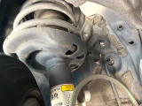 お車を安心してお乗りいただく為には、足回りの定期点検が欠かせません。サービスサポート(有償保証)では無料点検もご提供しており、安心のカーライフをお過ごしいただけるサポート体制が整っています。