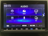 ナビゲーションは、フルセグTV、インターナビ対応のGathers純正メモリーナビを搭載しています。ナビに曲を記憶させるミュージックサーバー使用時は、別途SDカードが必要になります。