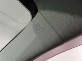 SRSカーテンシールドエアバック(前後席乗員の頭部側面を覆うように広がり乗員の頭部への衝撃を緩和してくれます)