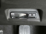 ETC車載器付きです。高速道路の料金所もスムーズに通過できます。※セットアップ費用は別途必要です。