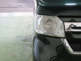 LEDヘッドライトは、点灯の瞬間から光量を発揮し、突然暗くなるトンネルなどでの安定感を高めます。
