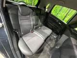 コンパクトカーですが、セカンドシートは十分な広さがあり快適にお乗りいただけます♪シートを倒して大きな荷物を積んだりと、用途の幅が広い1台です。