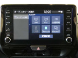 ディスプレイオーディオを装備。スマホとクルマをつなぐことで、これまでのナビに加えて、いろんなサービスが楽しめます。