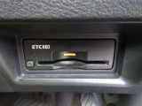 【ETC2.0】料金所の通過だけではなく、渋滞情報等を受信して純正ナビと連動して情報を反映させられます! 一部高速道路などの割引きや、一時退出からの再入場が可能というメリットもあります♪