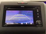 バックモニター付きで、車庫入れやバック時の後方確認をサポート。