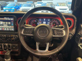 ハンドルを握れば目の前にJeepワールドが広がります!