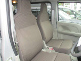 足元ゆったりで運転が楽しくなります。