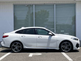 オリジナル・サービスもついたBMW自動車保険も取り扱っております。BMW自動車保険にご加入いただくと、万一のトラブルを24時間365日サポートするエマージェンシー・サービスの〈プレミアム〉をご利用いただけます。