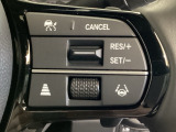右側のステアリングスイッチはHondaセンシング系のスイッチにセレクターホイールを装備。スピードメーター内・マルチインフォメーション・ディスプレーの各表示が確認できます。