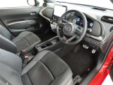 シンプルで使いやすいデザインの運転席です。
