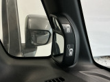 停車時や発進時、対向車とのすれ違いや路肩に寄せる時など、車両左側前方を確認するときに役立ちます♪