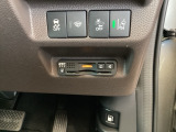 ビルトインタイプの【ETC】で見た目もスッキリ。高速道路の利用にとても便利です。
