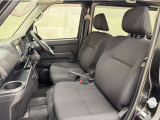 トヨタ中古車「まるごとクリーニング」施工済。外装はもちろん内装はシートを外して見えない所まで徹底洗浄しています。
