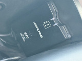【ETC車載器】がついておりますので高速道路などの有料道路の料金所を停止することなく通過できます。当店でセットアップも可能ですのでご納車当日よりご利用いただけます。