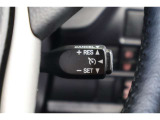 【クルーズコントロール】搭載車です。高速道路もアクセルを踏み続けなくてもセットした一定速度を維持してくれるので、疲労軽減に貢献してくれます。