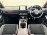 いつでも気持ちよく運転できて、使い勝手のいい収納や体をケアするシート、細部にまでこだわったインテリア♪