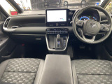 ヴォクシー 1.8 ハイブリッド S-Z E-Four 4WD 修復歴無し