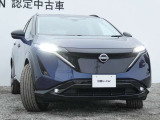 アダプティブLEDヘッドライト。フロントカメラで前方の状況を検知し対向車や先行車に眩しい思いをさせることなく必要なところだけを遠くまで照射します。