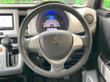 【純正革巻きステアリング】上質な革を使用することで、手にしっかり馴染みとても運転しやすいハンドルです♪