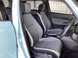 Hondaセンシング搭載ミリ波レーダーと単眼カメラで、クルマの前方の状況を認識。ブレーキやステアリングの制御技術と協調し、安心・快適な運転や事故回避を支援する先のシステムです