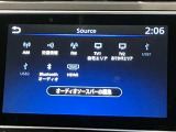 日産純正メモリーナビゲーションです♪目的地まで案内するナビゲーション機能の他にフルセグ画質で楽しめるTVやBluetooth Audioなど多彩な機能が満載で運転を快適にサポートしてくれます☆