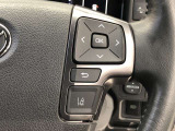 【ステアリングスイッチ】右です。ハンドルから手を離さず、運転に集中したまま手元でマルチインフォメーションディスプレイ内の表示切替などができます。