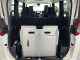 ■車いすの方おひとりがサード席に乗車できる&rdquo;タイプⅡ&rdquo;。