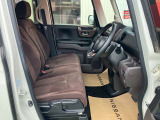 居心地の良い運転席なので長時間座っていられます♪リラックスできるデザインがいいですね♪