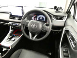 見通しのよいすっきりとした視界で、誰でも運転しやすいです。運転のしやすさは疲れにくさにも繋がりますよ♪
