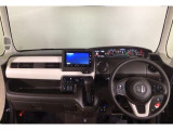 【前方視界】開放的な前方視界!運転がしやすく疲れにくいです♪窓が大きく、見通しがとっても良いおクルマですよ♪