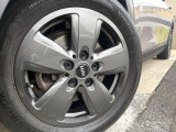 ●純正〇〇インチアルミホイール:輸入車ならではの卓越した走りを支えるホイールと足回りです!日本車の走りに慣れている方にもぜひ体感して頂きたいほど、高いレベルでまとまっています!