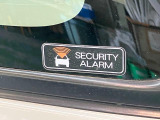 品質へのこだわり!フロアマットやシートなど車内をキレイに清掃し、ニオイや汚れなどを徹底的にクリーニングしてもらっております。室内はピカピカです☆