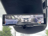 スマートルームミラーになっています 8人乗車時でも後方確認ができます