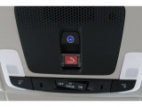 緊急通報ボタンが装備されています。ホンダコネクト対応。ご利用には、Honda Total Care プレミアムのご加入が必要です。