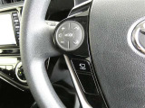 【ステアリングスイッチ】ステアリングから手を伸ばさなくても簡単にオーディオコントロールできますので、安全ですね。