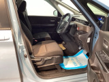 フィット感のあるシート。身体をしっかりと支えてくれるので、長時間の運転も快適にサポートしてくれます。