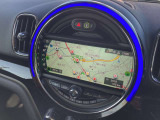お仕事やお出かけでの強い味方カーナビ!!遠出のドライブも安心して運転いただけます。