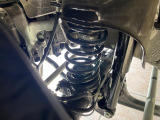 お車を安心してお乗りいただく為には、足回りの定期点検が欠かせません。サービスサポート(有償保証)では無料点検もご提供しており、安心のカーライフをお過ごしいただけるサポート体制が整っています。