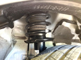 お車を安心してお乗りいただく為には、足回りの定期点検が欠かせません。サービスサポート(有償保証)では無料点検もご提供しており、安心のカーライフをお過ごしいただけるサポート体制が整っています。