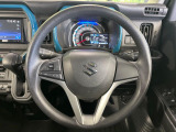 インテリアに合わせたデザインのステアリングは、運転される方のことも考え、運転しやすい形状、大きさです。是非一度、実際に触ってお確かめください。
