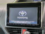【大画面ナビ】人気の大型9インチナビを装備。存在感のある大画面はインパクト大!ナビ利用時のマップ表示は見やすく、テレビやDVDは臨場感がアップ!いつものドライブがグッと楽しくなります♪