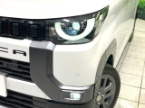 【LEDヘッドライト】悪天候や夜間走行時も良好な視界を確保し安心して運転できる高輝度LEDヘッドライトを装備!点灯速度が早く、消費電力も抑えられています。