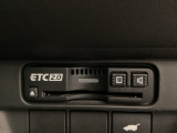 ハンドルの左下にETC2.0がついています。高速道路の料金所の通過も楽々です。 カードの取り出しもしやすい場所についています。