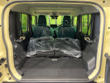 普段のお買い物や通勤、送迎等に十分な荷室スペースを確保しております。セカンドシートを倒すと、大きな荷物の積載も可能です♪