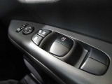 全席パワーウィンドウスイッチ★運転席はワンタッチで開閉可能です♪