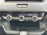 オートエアコン標準装備です。1年中快適な室内を提供!車内温度を設定すると風向き、風量を自動で調節してくれます。