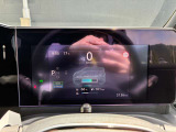 メーター内のカラーディスプレイには運転をサポートするさまざまな情報を表示します☆