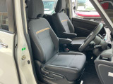快適に運転できるドライブポジション!シートリフターもあるので無理のない運転姿勢がとれます。