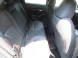 GVCという機能により運転者のハンドル操作に合わせて、エンジントルクをコントロールして車内の揺れを少なくなる機能があります。また、エアコンの吹き出し口もついているので、快適に過ごすことができます。