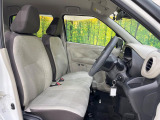 運転席シート廻りは使用感も少なく、良好な状態となっています。前オーナー様が丁寧に使っていたことがよくわかりますね。